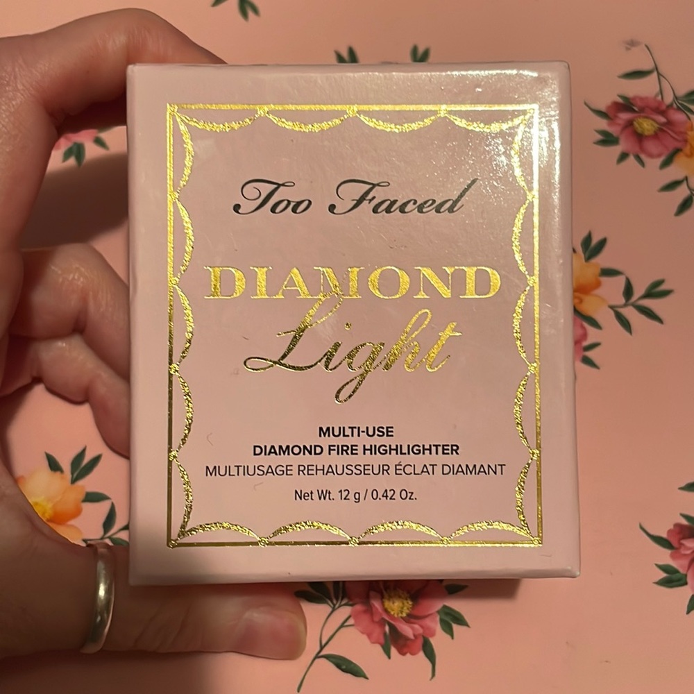 BNIB Too Faced Diamond light multi-use Diamond fire highlighter